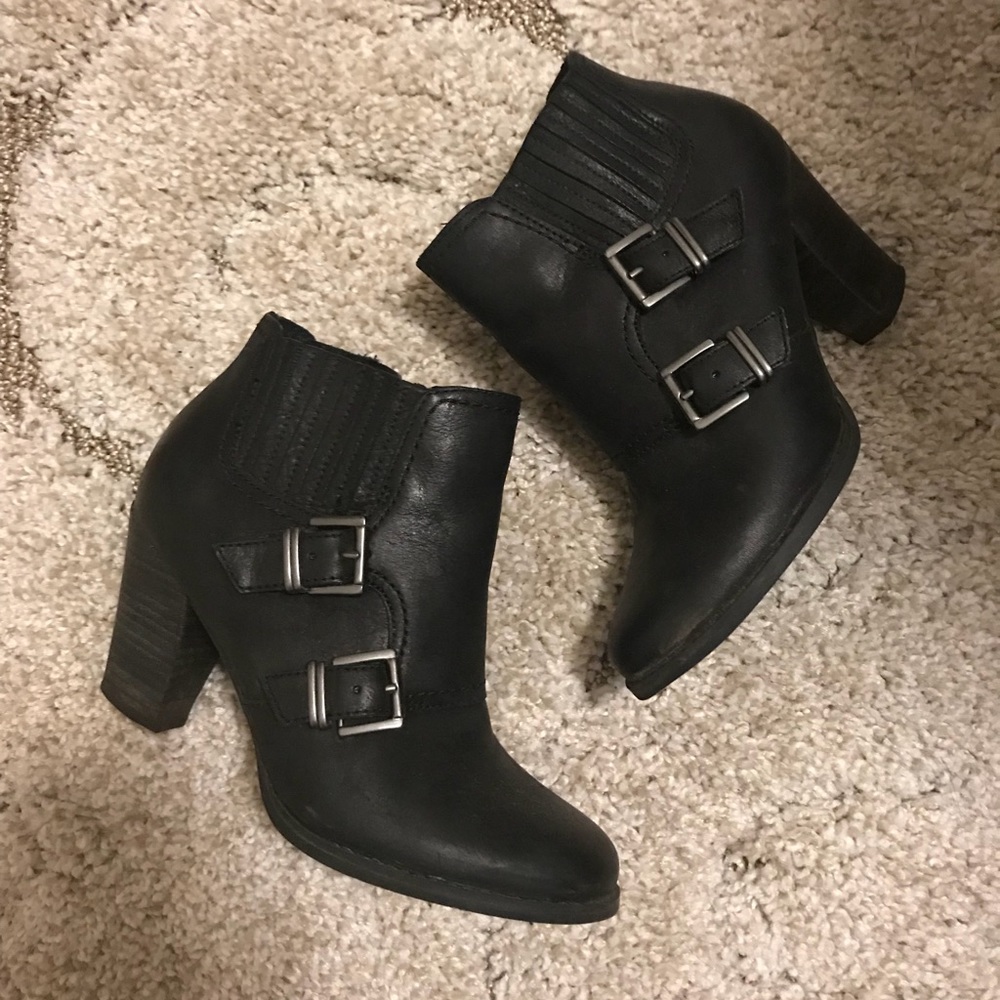 Clarks Block-heeled Booties